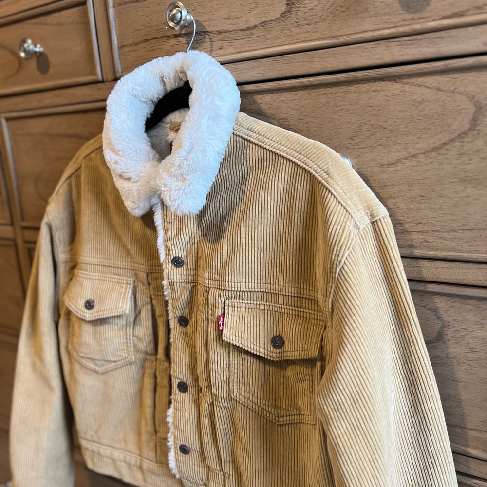 SOLD OUT NWOT Levi's New Heritage Faux Fur Lined Cord Trucker Jacket - Picture 3 of 6